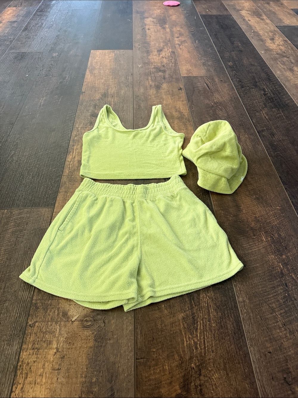 Hollister Lime Terry Tank, Shorts & Bucket Hat Set